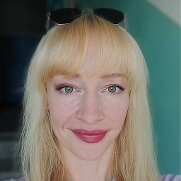 Oksana Vlasenko Photo